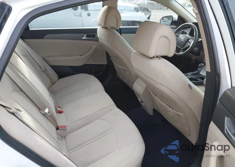 2016 Hyundai Sonata Se z USA, uszkodzony, nr VIN 5NPE24AFXGH404821